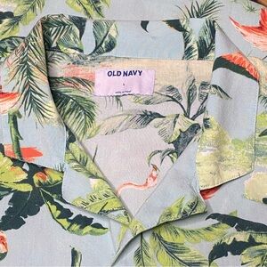 Old Navy Button Front Shirt Men Large Green Floral Pink Flamingos Short Sleeve